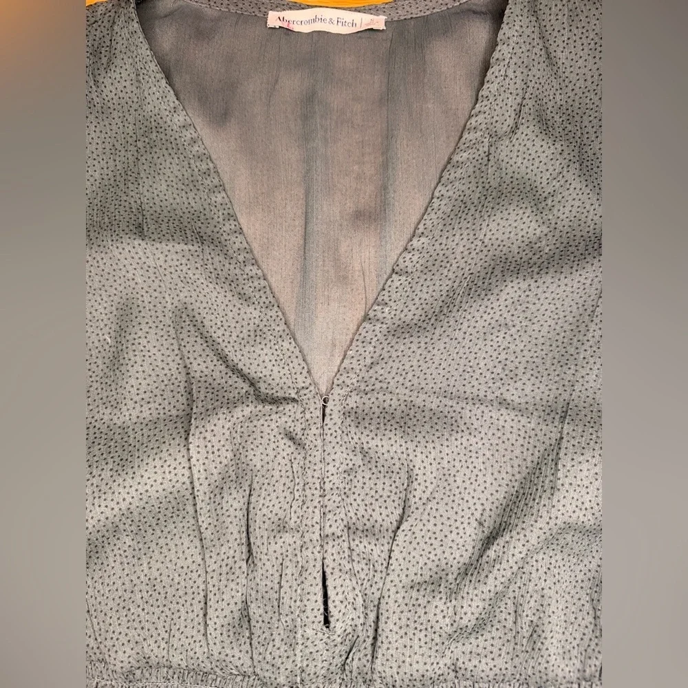 Abercrombie & Fitch Green Smocked Waist Blouse | Puff Sleeve V-Neck Top S